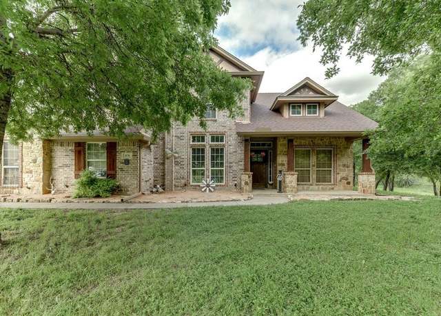 Property at 870 1st St, Maypearl, TX 76064, 5 beds, 3 baths