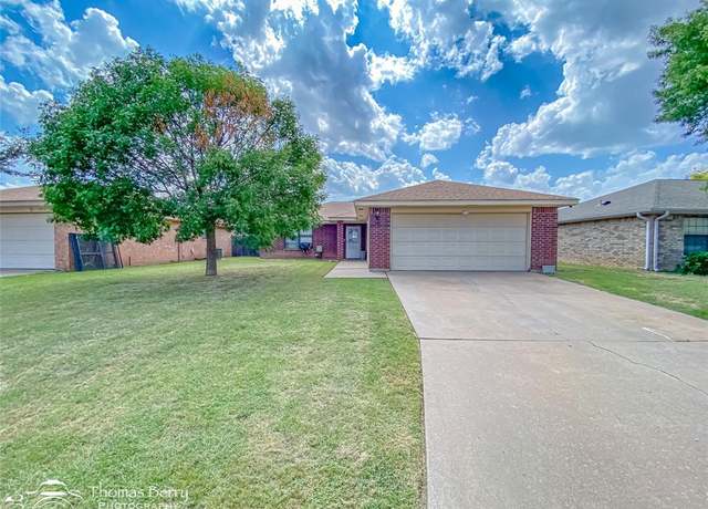 Property at 3850 Wake Forrest Ln, Abilene, TX 79602, 3 beds, 2 baths