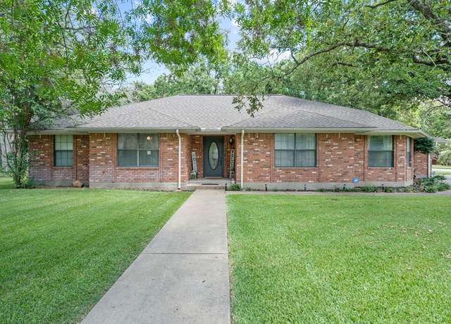 Property at 115 Hudson Ct, Stephenville, TX 76401, 3 beds, 2 baths