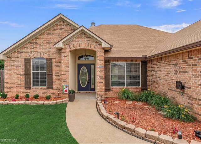 Property at 303 Avondale Cir, Bossier City, LA 71112, 3 beds, 2 baths
