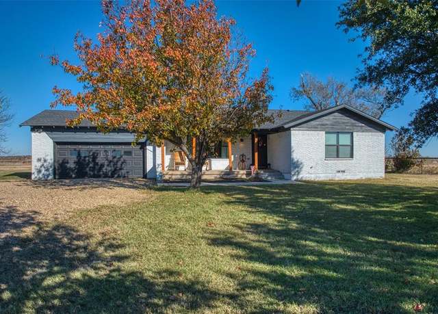 Property at 810 Feaster Rd, Ennis, TX 75119, 3 beds, 2 baths