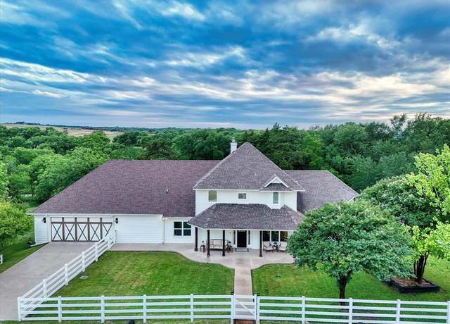 Property at 13323 Chapel Rd, Lorena, TX 76655, 4 beds, 4 baths