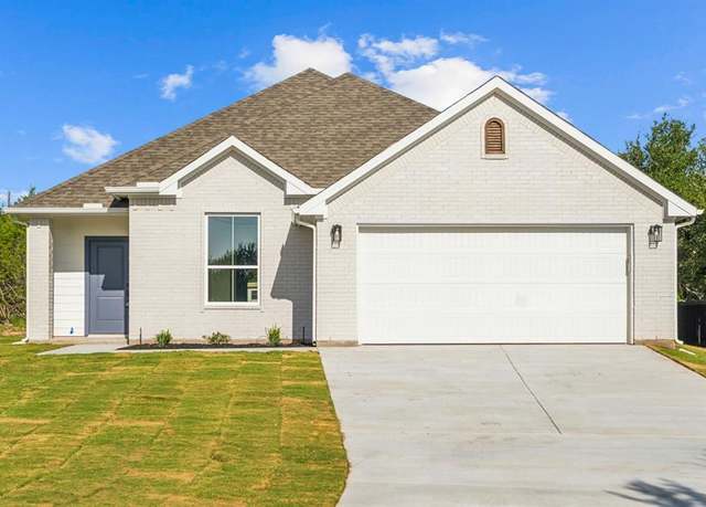 Property at 5012 Elizabeth St, Granbury, TX 76048, 4 beds, 2 baths