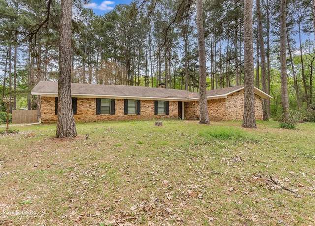 Property at 1059 Winchester Dr, Shreveport, LA 71107, 4 beds, 2.5 baths