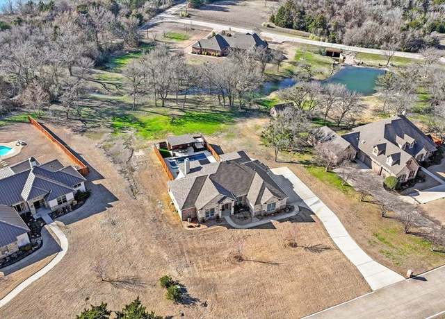 Property at 104 Crystal Cv, Waxahachie, TX 75165, 3 beds, 3 baths