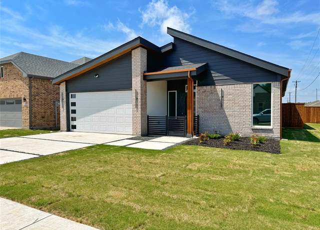 Property at 116 Hesed St, Greenville, TX 75402, 4 beds, 2 baths