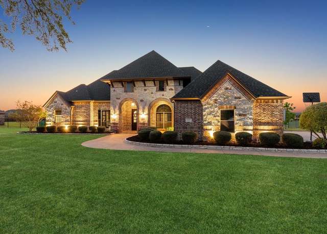 Property at 19275 Bailey Ln, Talty, TX 75126, 4 beds, 3 baths