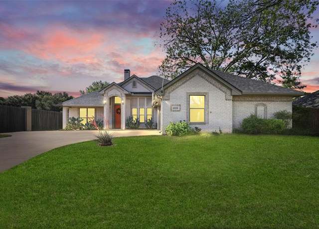 Property at 1220 Chaparral Ln, Granbury, TX 76048, 3 beds, 3 baths