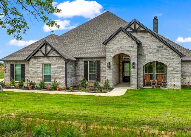Property at 1023 Arbor Hills Ct, Poolville, TX 76487, 4 beds, 3.5 baths