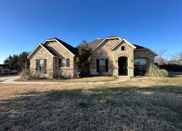 Property at 5851 Sweetwater Dr, Midlothian, TX 76065, 4 beds, 3 baths