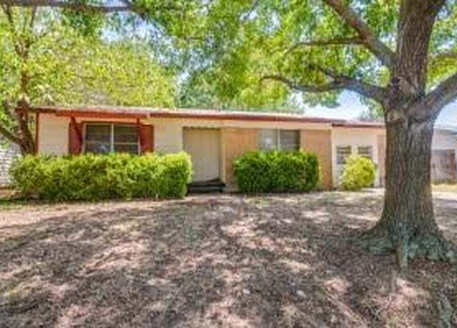Property at 704 Tanglewood Dr, Hurst, TX 76053, 3 beds, 2 baths