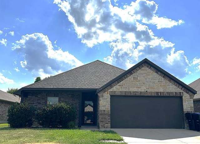 Property at 8822 Kiowa Dr, Greenville, TX 75402, 4 beds, 2 baths