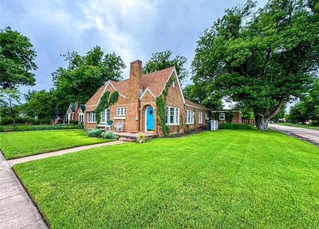 Property at 405 N Ave H, Haskell, TX 79521, 3 beds, 3 baths