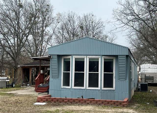 Property at 1012 Redoak Dr, West Tawakoni, TX 75474, 3 beds, 2 baths