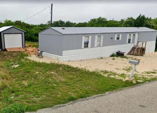 Property at 3509 Evergreen Dr, Granbury, TX 76048, 3 beds, 2 baths