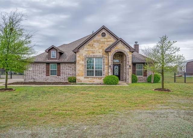 Property at 104 County Road 4223, Decatur, TX 76234, 4 beds, 3 baths