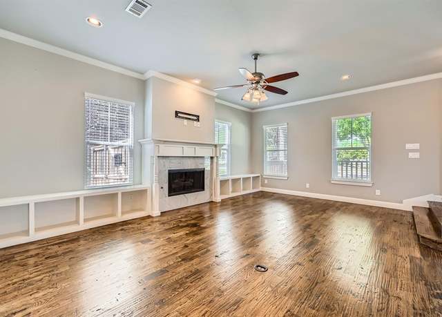 Property at 706 Shelby Pl, Midlothian, TX 76065, 3 beds, 2.5 baths