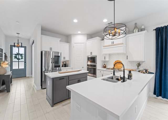 Property at 8321 Pine Island Way, Mckinney, TX 75071, 4 beds, 2 baths