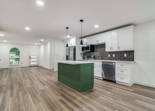 Property at 237 Trailridge Dr, Garland, TX 75043, 4 beds, 2 baths