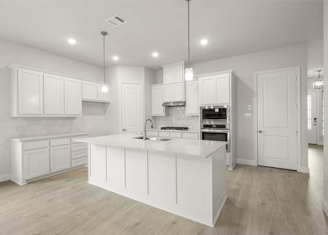 Property at 2329 Rams Horn Dr, Waxahachie, TX 75167, 4 beds, 3 baths