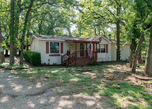 Property at 4967 Blue Water Cir, Granbury, TX 76049, 3 beds, 2 baths
