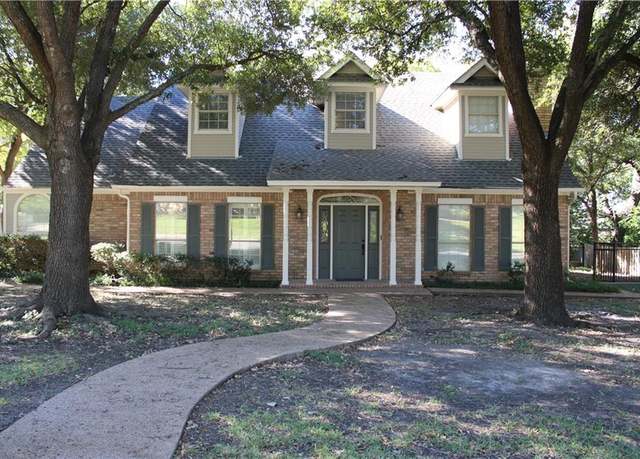 Property at 207 Westlane Cir, Woodway, TX 76712, 4 beds, 3.5 baths