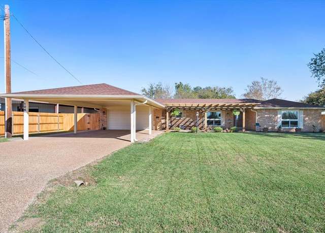 Property at 106 Coke St, Streetman, TX 75859, 2 beds, 2.5 baths