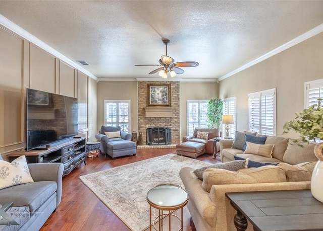 Property at 125 Lytle Place Dr, Abilene, TX 79602, 5 beds, 3.5 baths