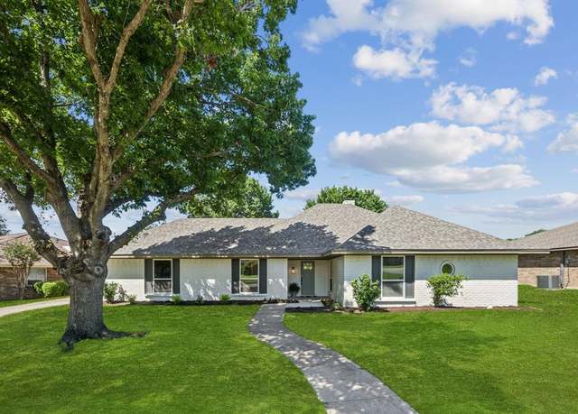 Property at 4317 Cartagena Dr, Fort Worth, TX 76133, 4 beds, 2 baths