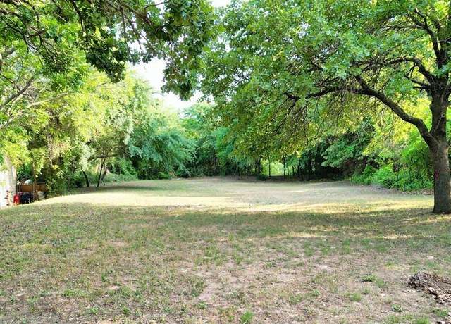 Property at 1523 Oakwood Dr, Denton, TX 76205