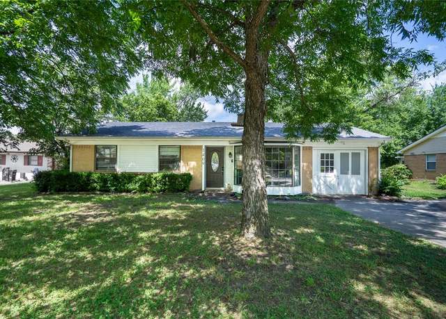Property at 1409 Skyline Dr, Greenville, TX 75401, 4 beds, 2 baths