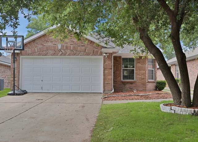 Property at 8805 Highland Orchard Dr, Fort Worth, TX 76179, 3 beds, 2 baths