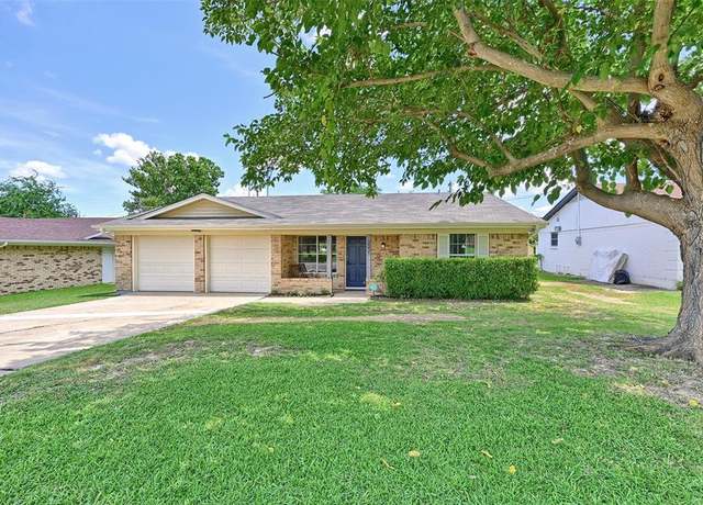Property at 1031 Patricia Dr, Sherman, TX 75090, 3 beds, 2 baths