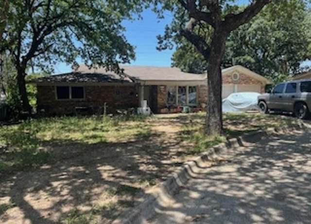 Property at 1412 Grantland Cir, Fort Worth, TX 76112, 3 beds, 1.5 baths