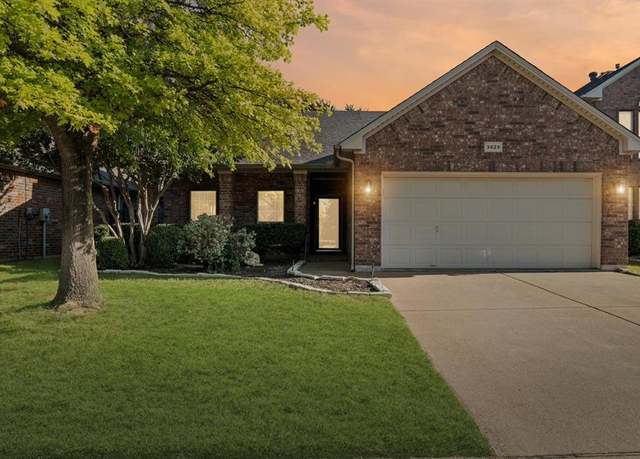 Property at 3829 Grantsville Dr, Fort Worth, TX 76244, 3 beds, 2 baths