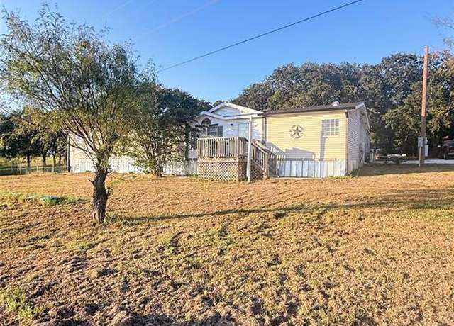 Property at 2901 Rolling Oaks Dr, Cleburne, TX 76031, 4 beds, 3 baths