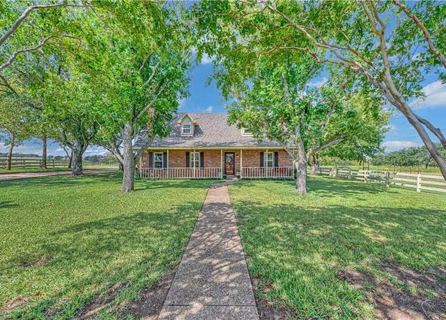 Property at 443 Rost Rd, Mcgregor, TX 76657, 3 beds, 2 baths
