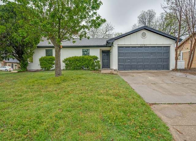 Property at 2301 Lancaster Dr, Grand Prairie, TX 75052, 3 beds, 2 baths