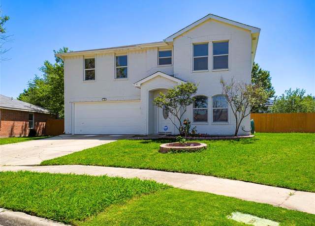 Property at 920 Kendall Dr, Arlington, TX 76001, 3 beds, 2.5 baths