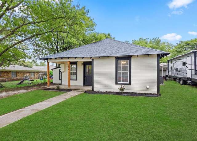 Property at 304 Otis St, Whitesboro, TX 76273, 3 beds, 2 baths