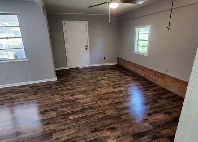 Property at 3832 Claiborne Ave, Shreveport, LA 71109, 3 beds, 1 bath