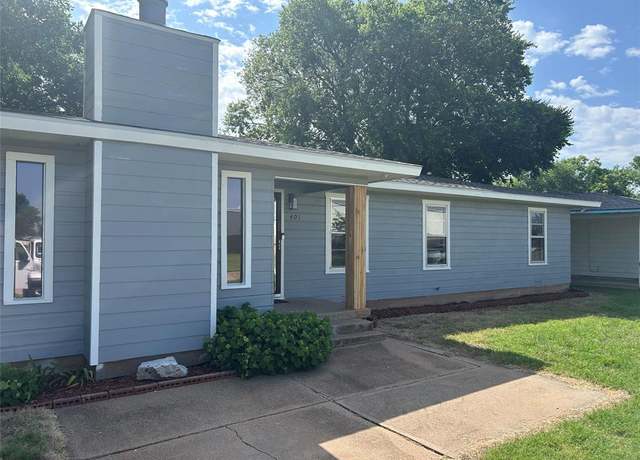 Property at 401 S Ave. H, Olney, TX 76374, 4 beds, 2 baths