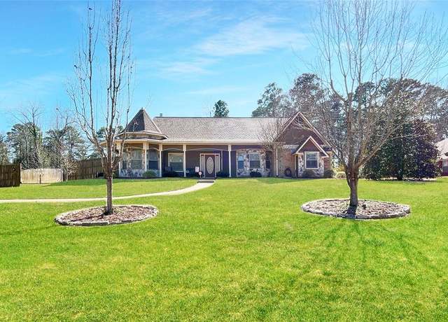 Property at 225 W Burton St, Longview, TX 75603, 3 beds, 3 baths