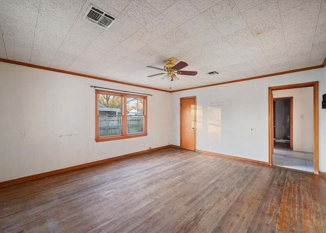 Property at 904 N 22nd St, Corsicana, TX 75110, 3 beds, 1 bath