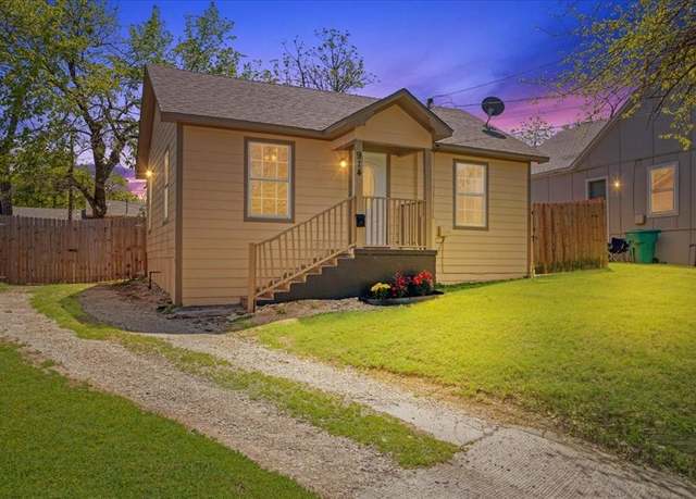 Property at 914 W Pecan St, Sherman, TX 75092, 2 beds, 1 bath