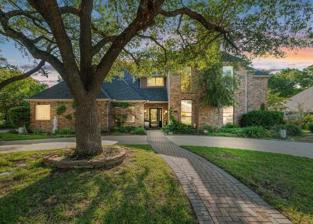 Property at 1121 Nottingham Dr, Cedar Hill, TX 75104, 5 beds, 4.5 baths