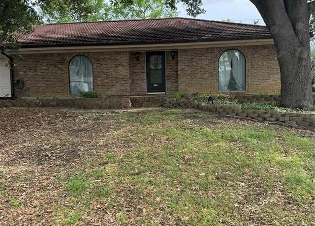 Property at 4809 Winesanker Way, Fort Worth, TX 76133, 3 beds, 3 baths