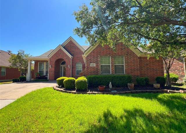 Property at 6869 Cape Cod Dr, Grand Prairie, TX 75054, 3 beds, 2.5 baths