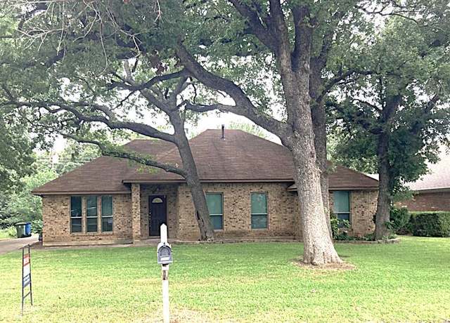 Property at 1325 Bayou Rd, Grapevine, TX 76051, 3 beds, 2 baths
