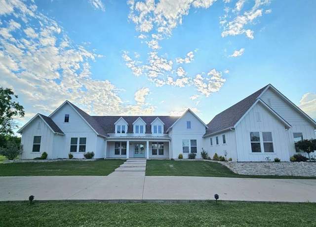 Property at 1926 N Stodghill Rd, Rockwall, TX 75087, 4 beds, 3 baths